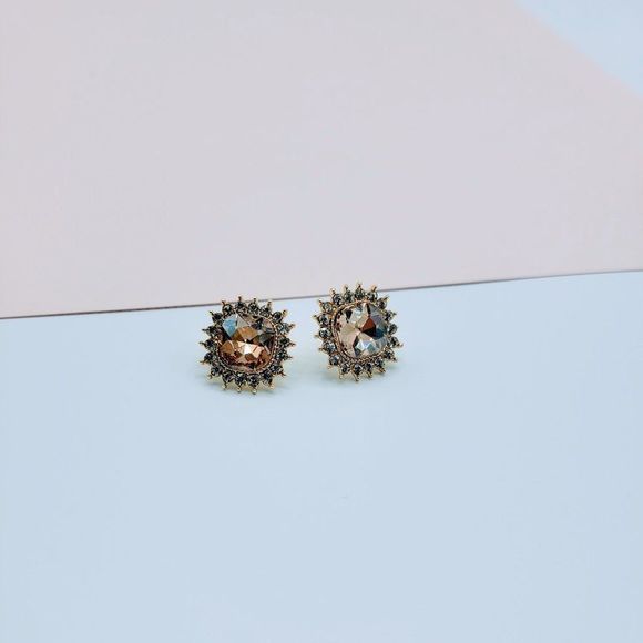 7/$35 Beige Crystal Large Stud Earrings - Picture 4 of 10